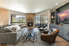 Stylish 2BD Condo - Walk to Palisades!